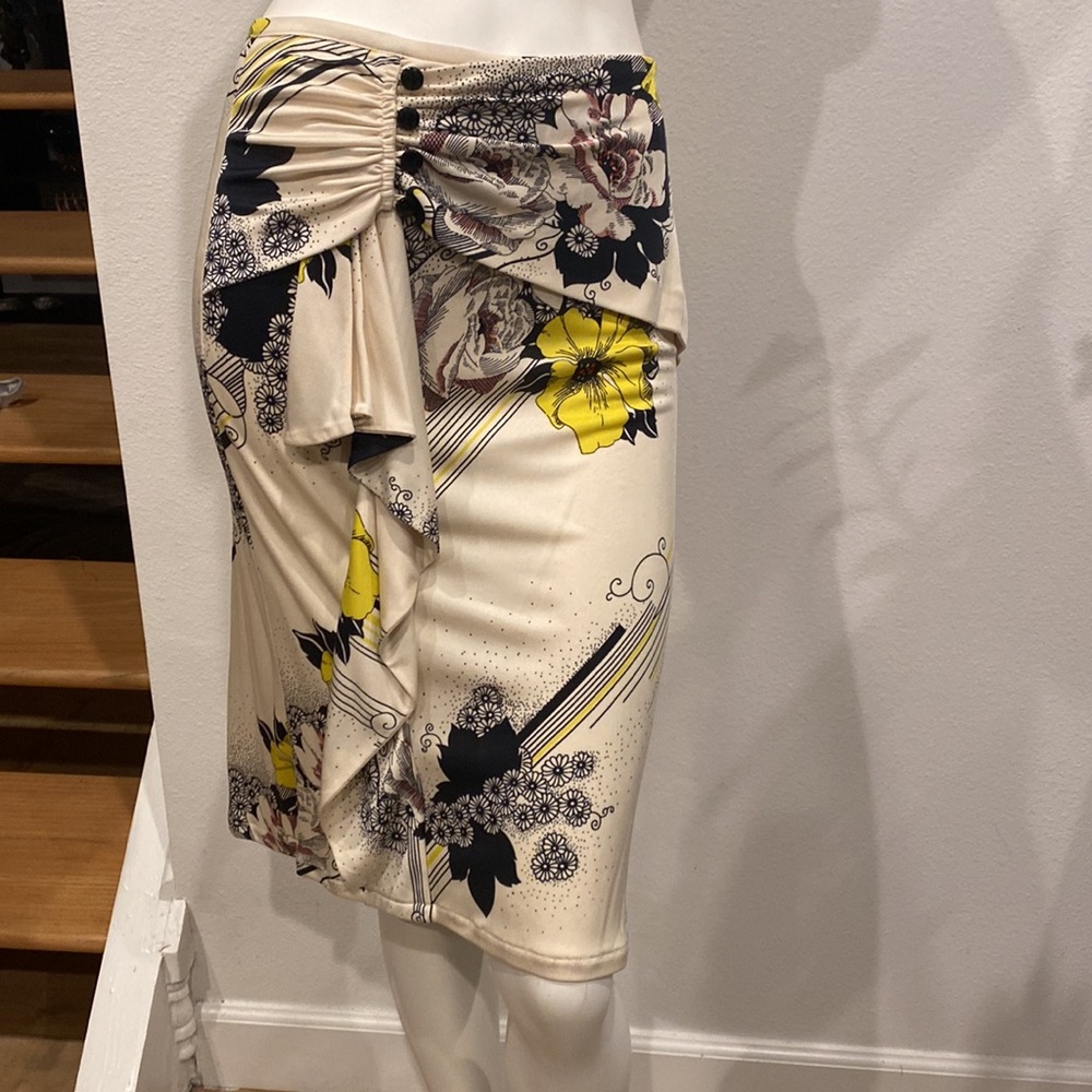 Pencil skirt with hip drape on the side in silk jersey retro print neutral M